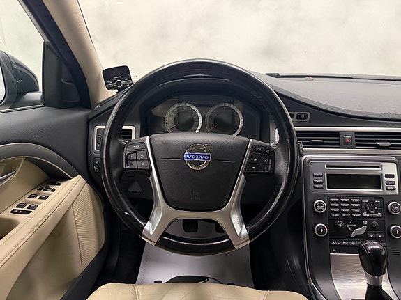 Volvo V70 16 of 30