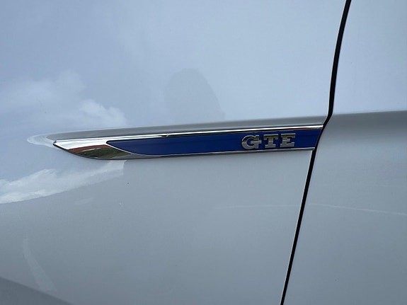 Volkswagen Passat 22 of 30