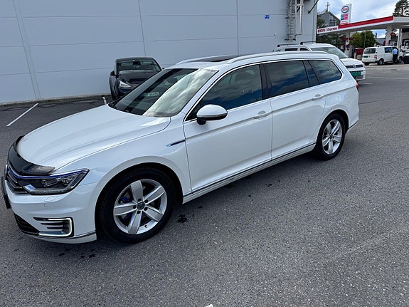 Volkswagen Passat 11 of 30