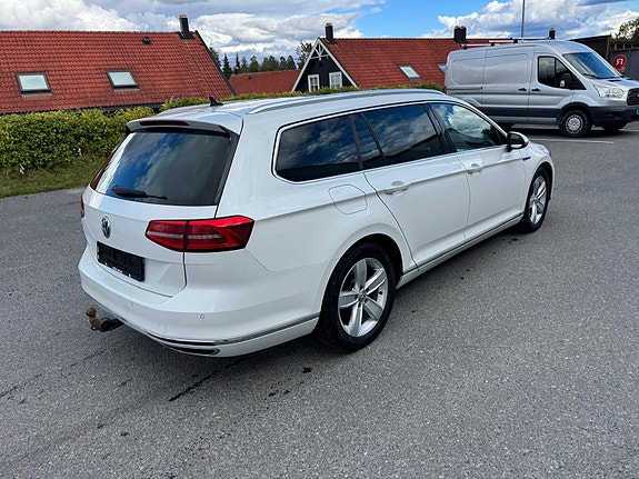 Volkswagen Passat 6 of 30