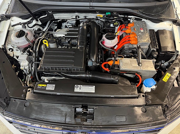Volkswagen Passat 27 of 30