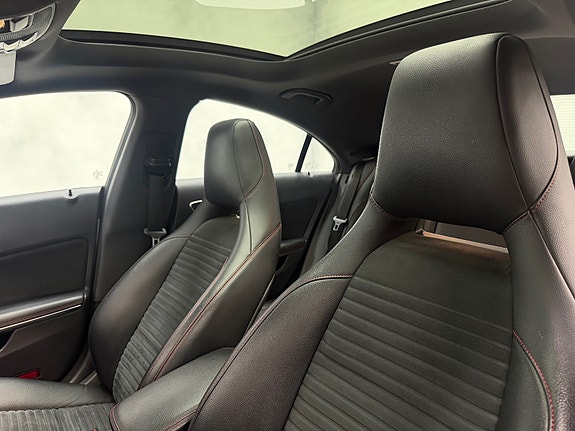 Mercedes-Benz CLA200 19 of 30