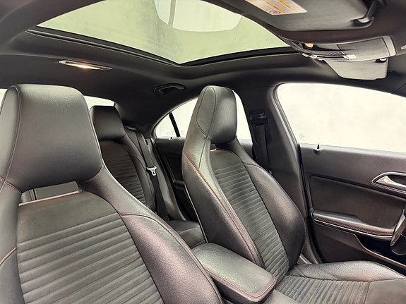 Mercedes-Benz CLA200 28 of 30