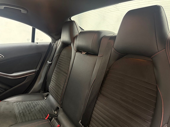 Mercedes-Benz CLA200 22 of 30