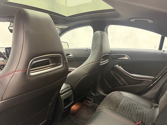 Mercedes-Benz CLA200 23 of 30