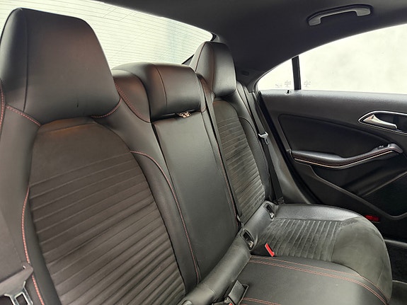 Mercedes-Benz CLA200 24 of 30
