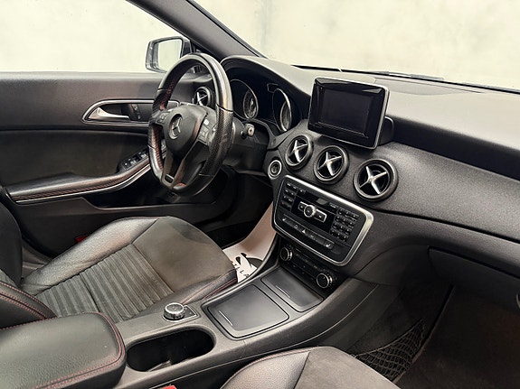 Mercedes-Benz CLA200 29 of 30