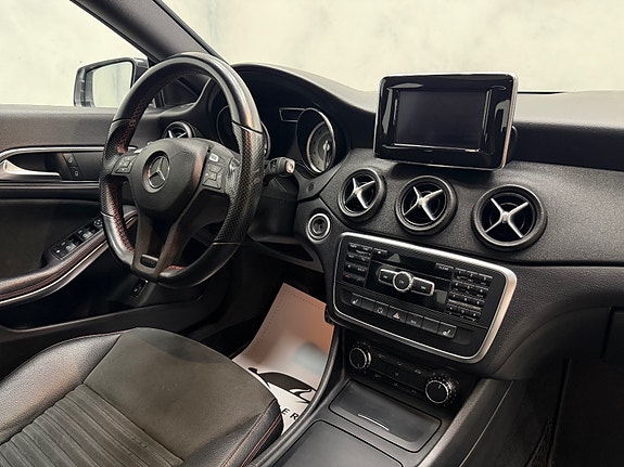 Mercedes-Benz CLA200 30 of 30
