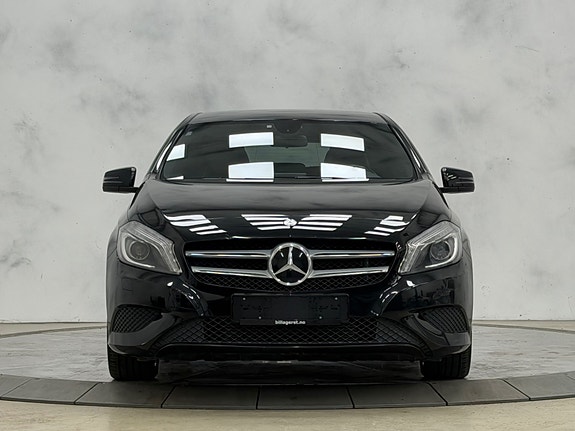 Mercedes-Benz A180 3 of 30