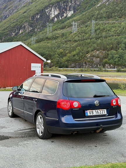 Volkswagen Passat 7 of 23