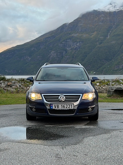 Volkswagen Passat 4 of 23