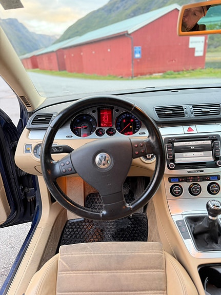 Volkswagen Passat 22 of 23