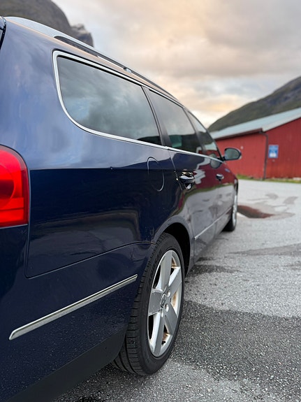 Volkswagen Passat 10 of 23
