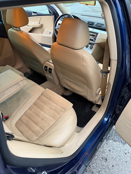 Volkswagen Passat 20 of 23