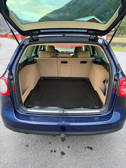 Volkswagen Passat 17 of 23
