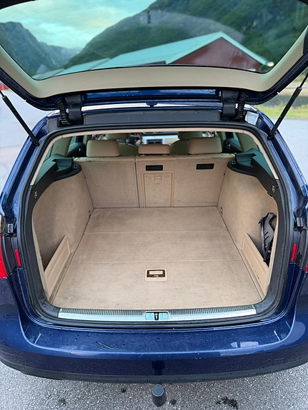 Volkswagen Passat 18 of 23
