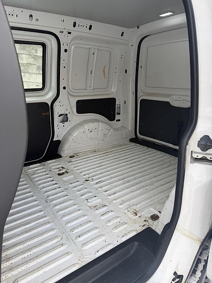 Volkswagen Caddy 28 of 30