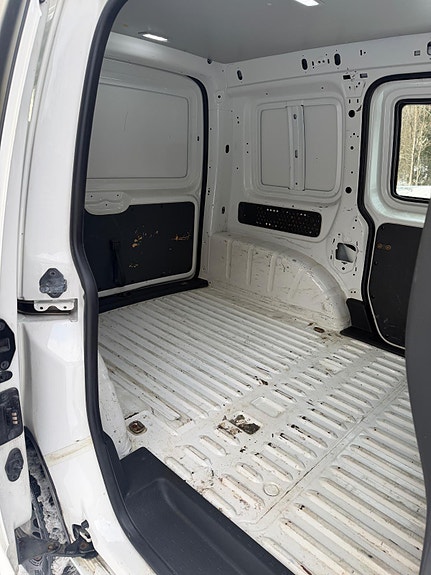 Volkswagen Caddy 30 of 30