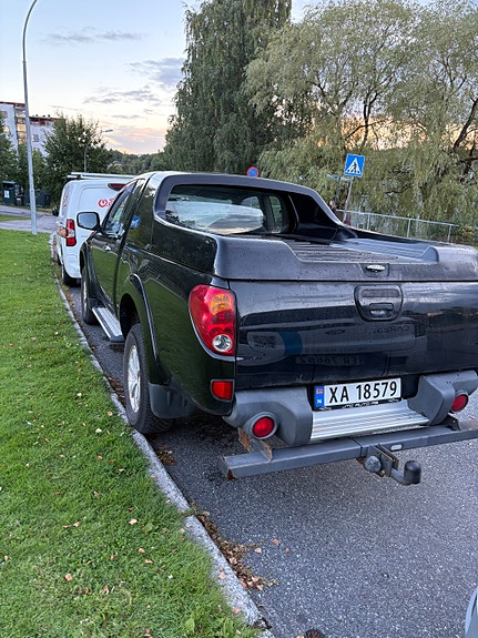 Mitsubishi L200 4 of 11