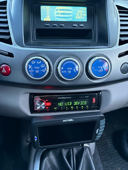 Mitsubishi L200 7 of 11