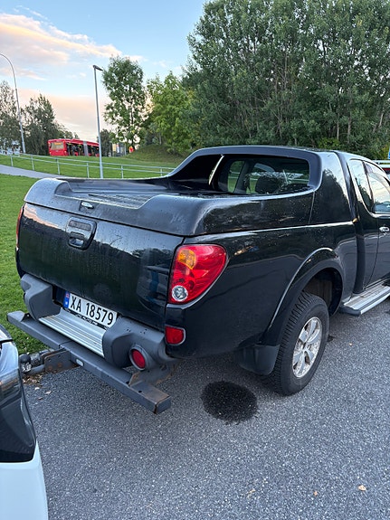 Mitsubishi L200 2 of 11