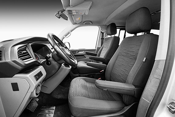 Volkswagen Caravelle 7 of 30
