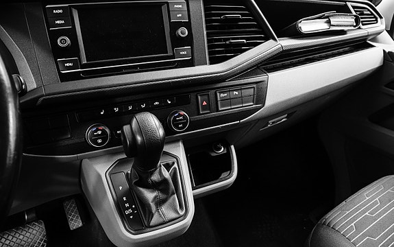 Volkswagen Caravelle 17 of 30