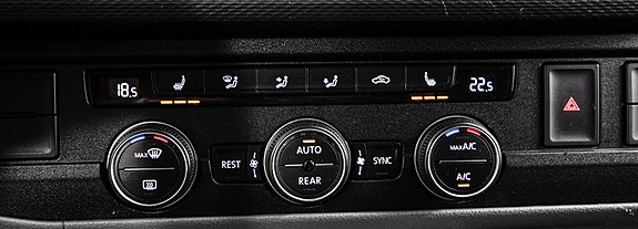 Volkswagen Caravelle 18 of 30