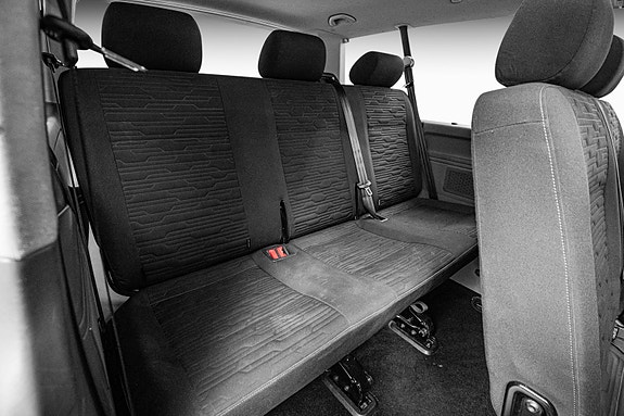 Volkswagen Caravelle 12 of 30