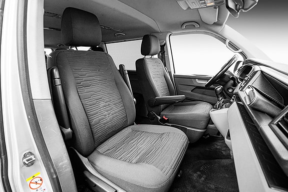 Volkswagen Caravelle 10 of 30