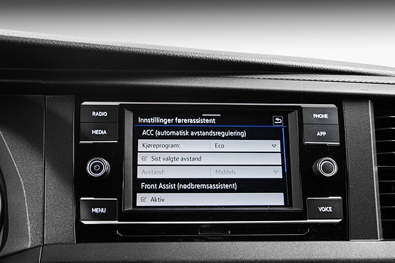 Volkswagen Caravelle 27 of 30