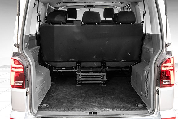 Volkswagen Caravelle 5 of 30