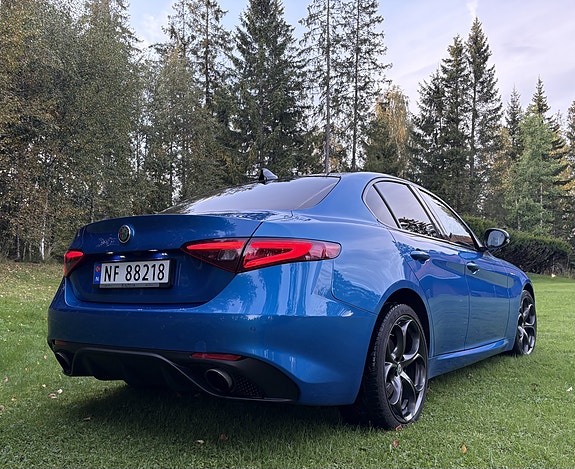Alfa Romeo Giulia 4 of 30