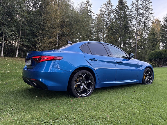 Alfa Romeo Giulia 3 of 30