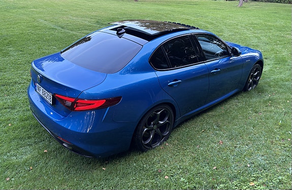 Alfa Romeo Giulia 14 of 30