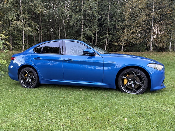 Alfa Romeo Giulia 2 of 30