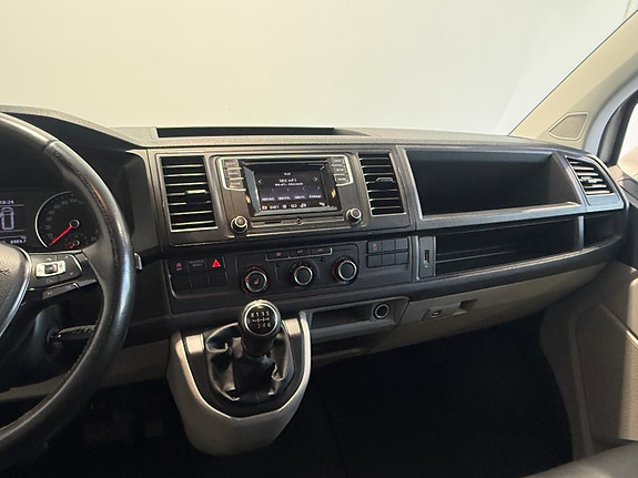 Volkswagen Transporter 21 of 26