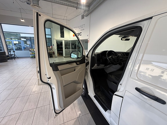 Volkswagen Transporter 15 of 26