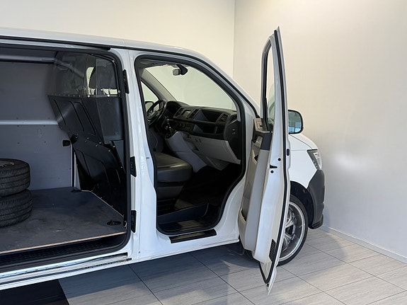 Volkswagen Transporter 11 of 26
