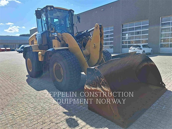 Cat 930M 2 of 30