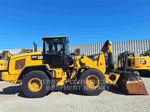 Cat 930M 15 of 30