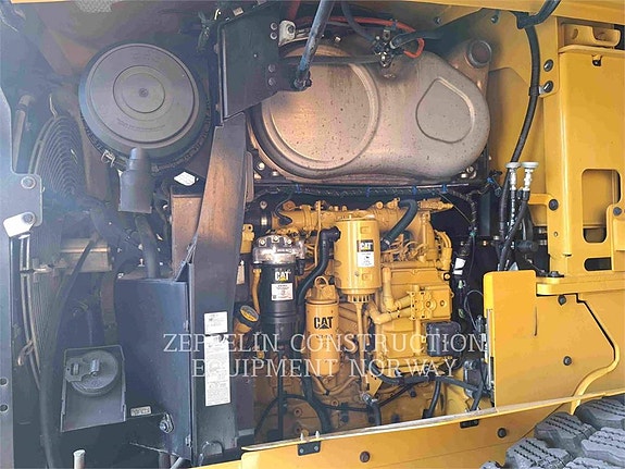 Cat 930M 7 of 30