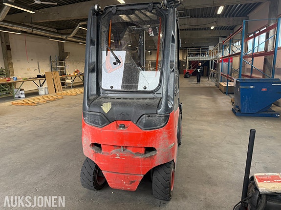 Linde E30 elektrisk m/Ladestasjon 12 of 19