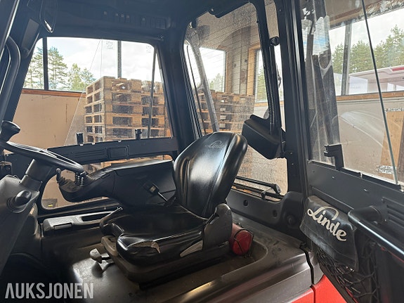 Linde E30 elektrisk m/Ladestasjon 15 of 19