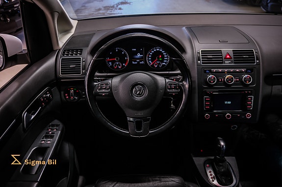 Volkswagen Touran 19 of 30