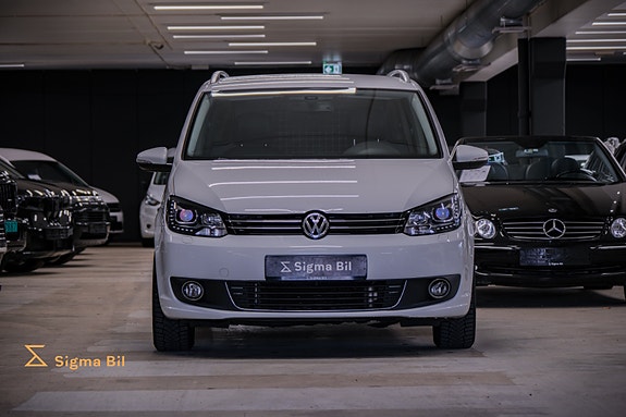 Volkswagen Touran 3 of 30