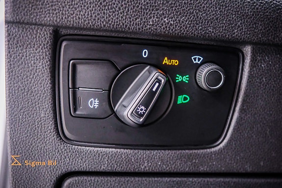 Volkswagen Passat 25 of 30