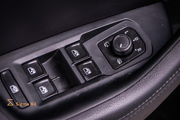 Volkswagen Passat 23 of 30