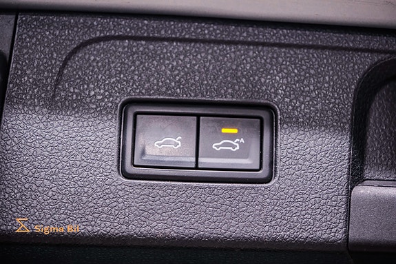Volkswagen Passat 16 of 30