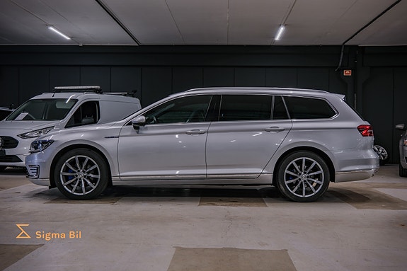 Volkswagen Passat 7 of 30